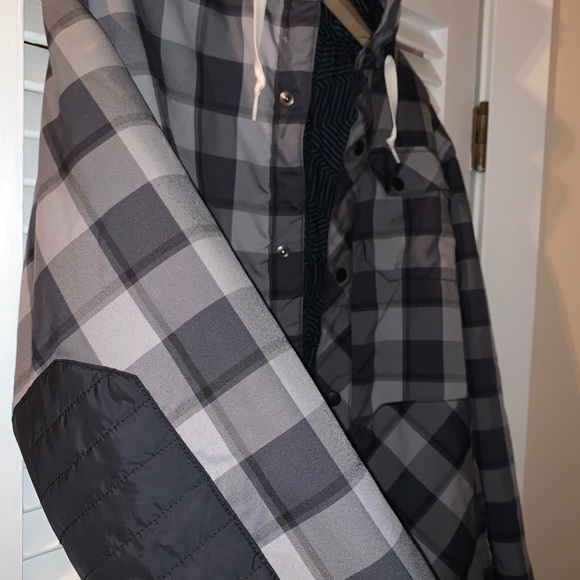 Under Armour coat. - Picture 6 of 7
